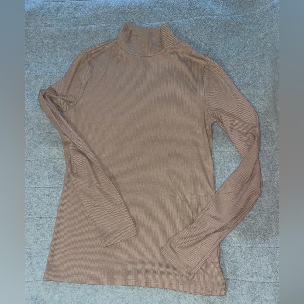Ribbed tan turtleneck long sleeve